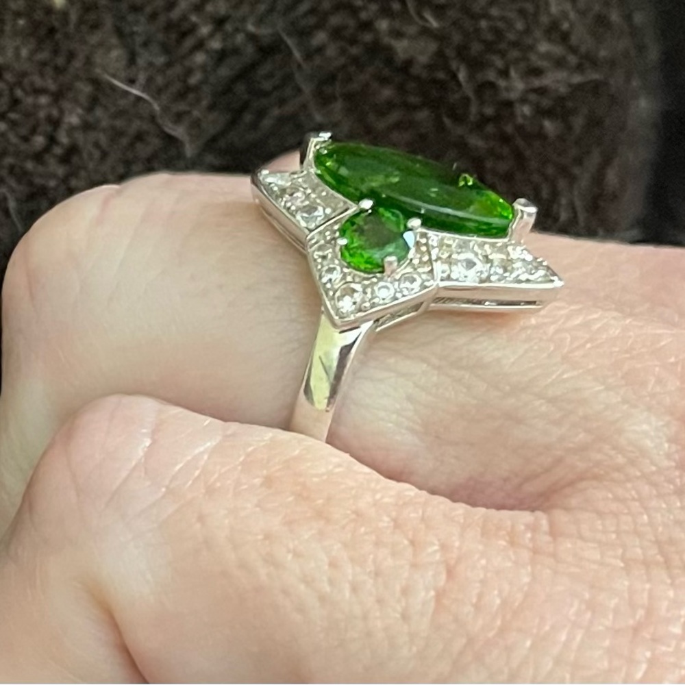 JTV Silver Ring with Deep Green Gemstones - Picture 2 of 5